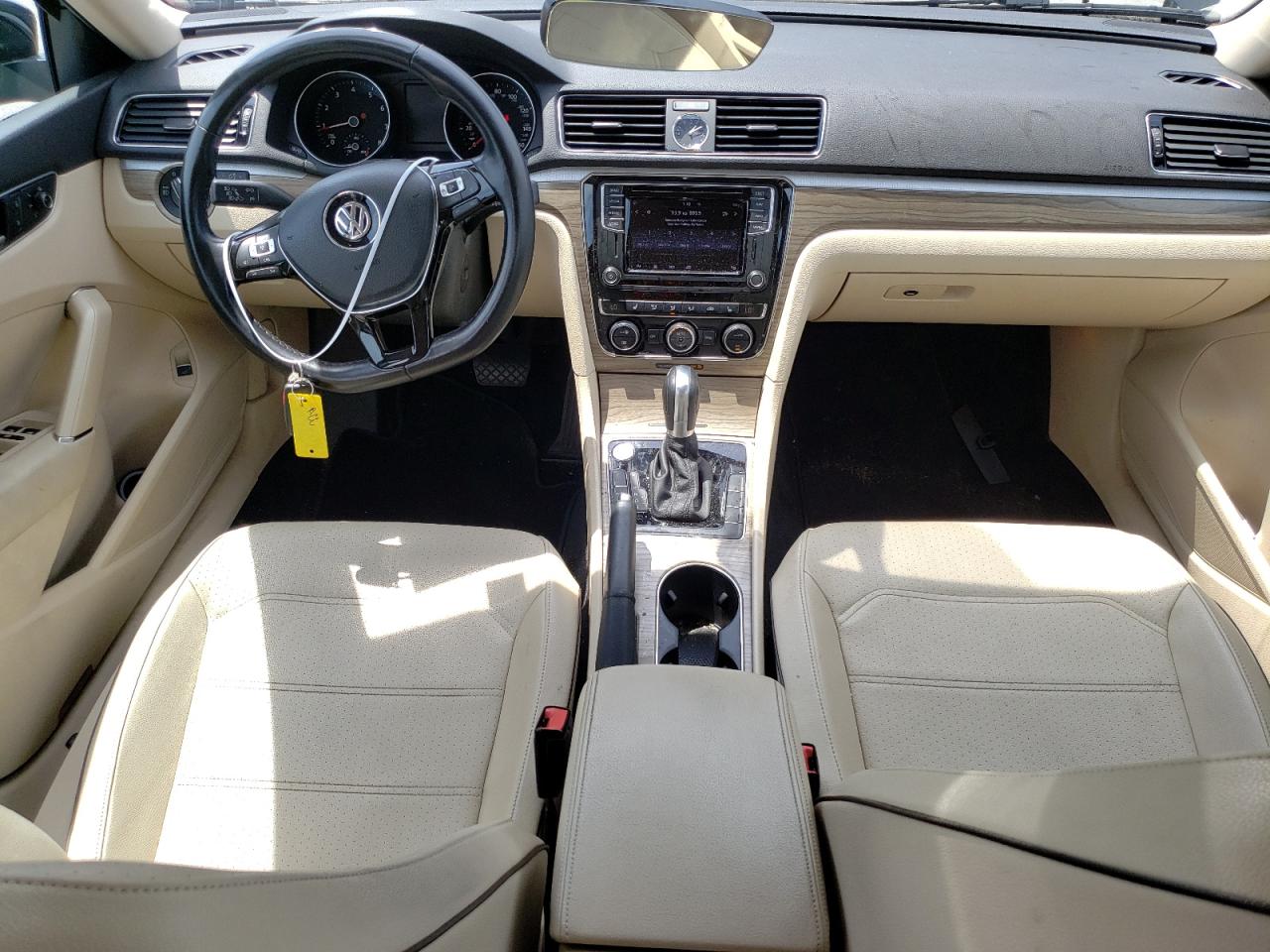 1VWGT7A33HC049286 2017 Volkswagen Passat Se