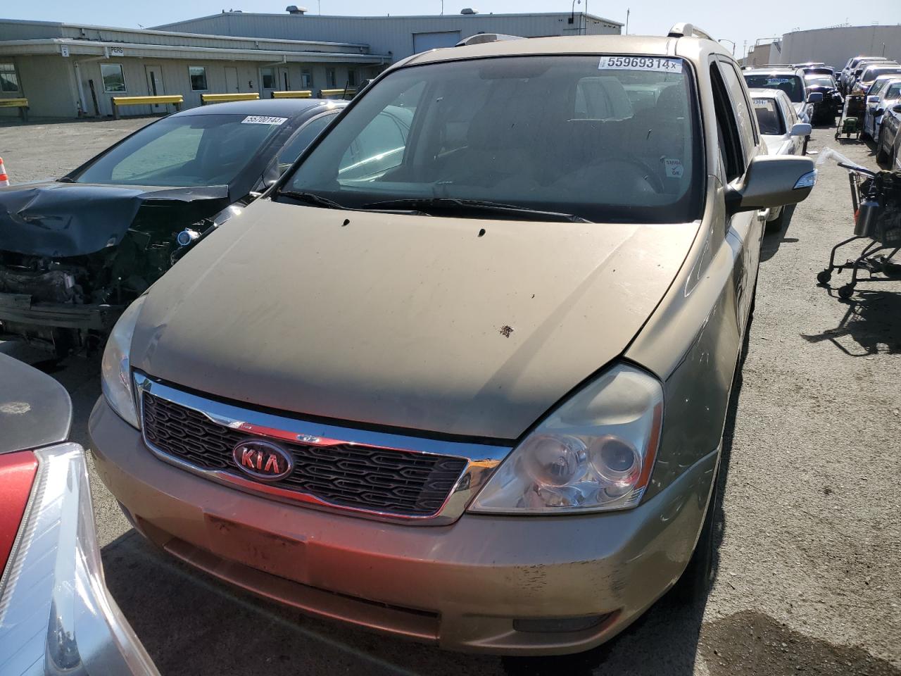 KNDMG4C72B6370850 2011 Kia Sedona Lx