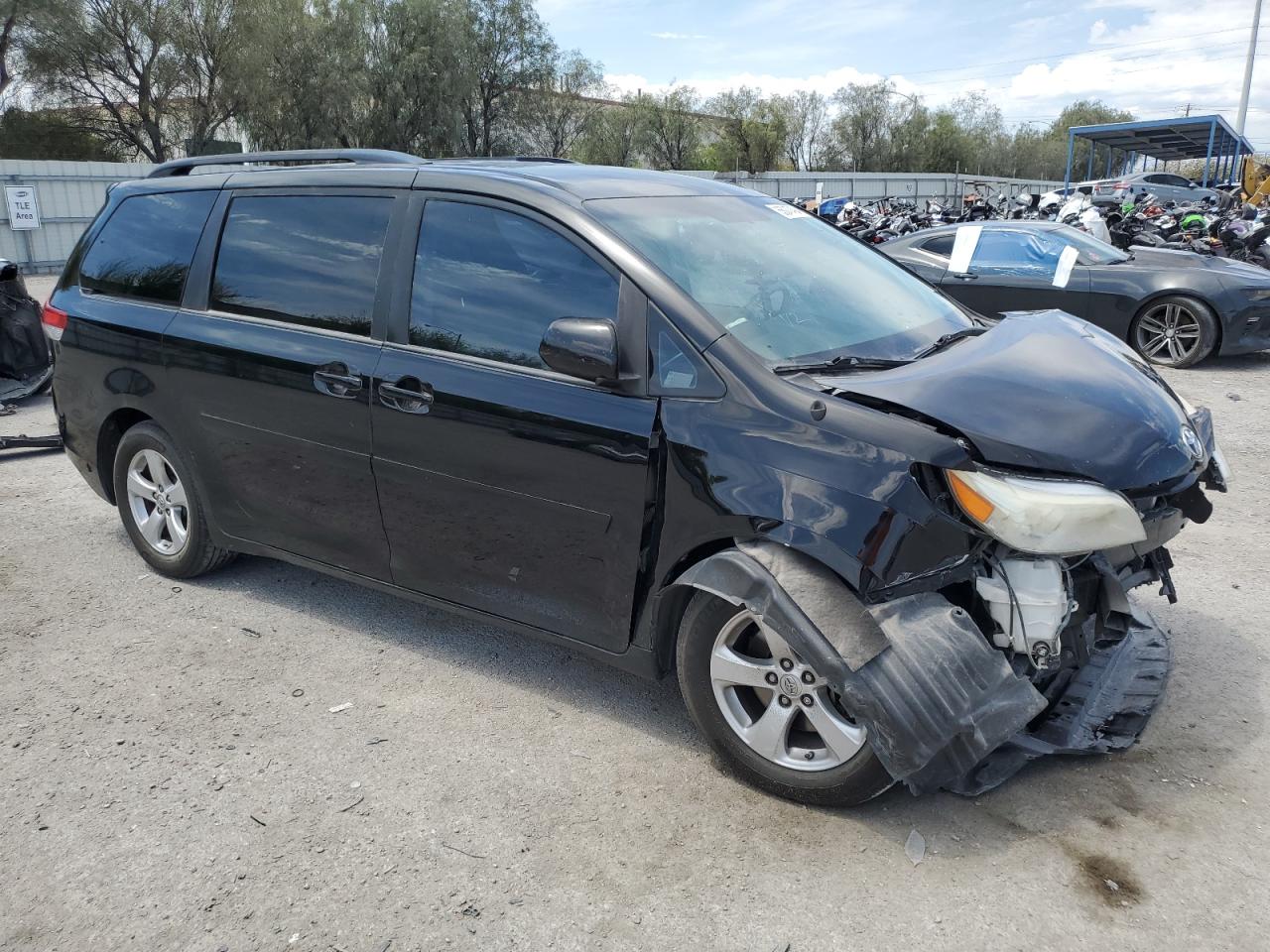 2013 Toyota Sienna Le vin: 5TDKK3DC3DS324538