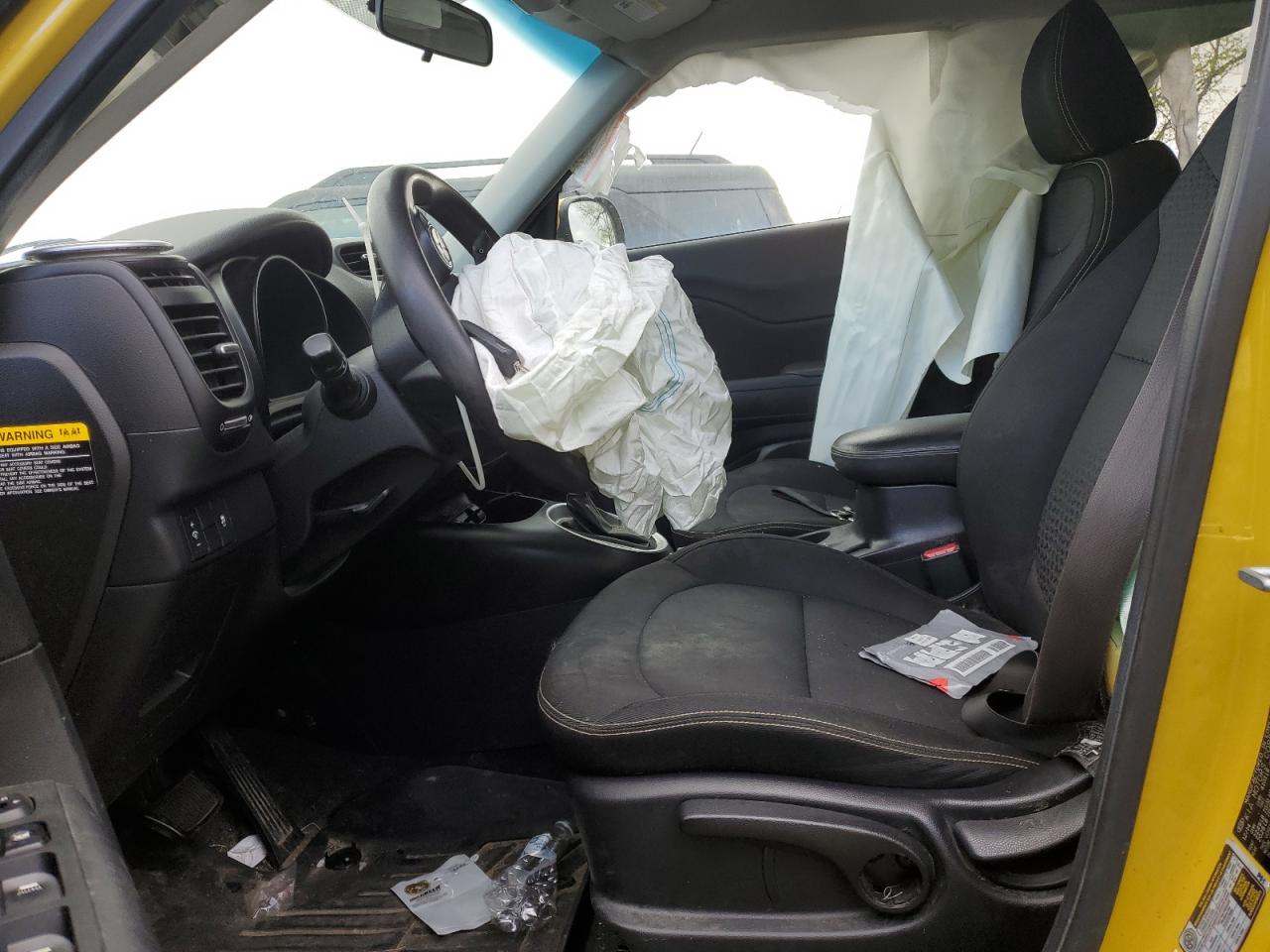 KNDJP3A53F7175077 2015 Kia Soul +