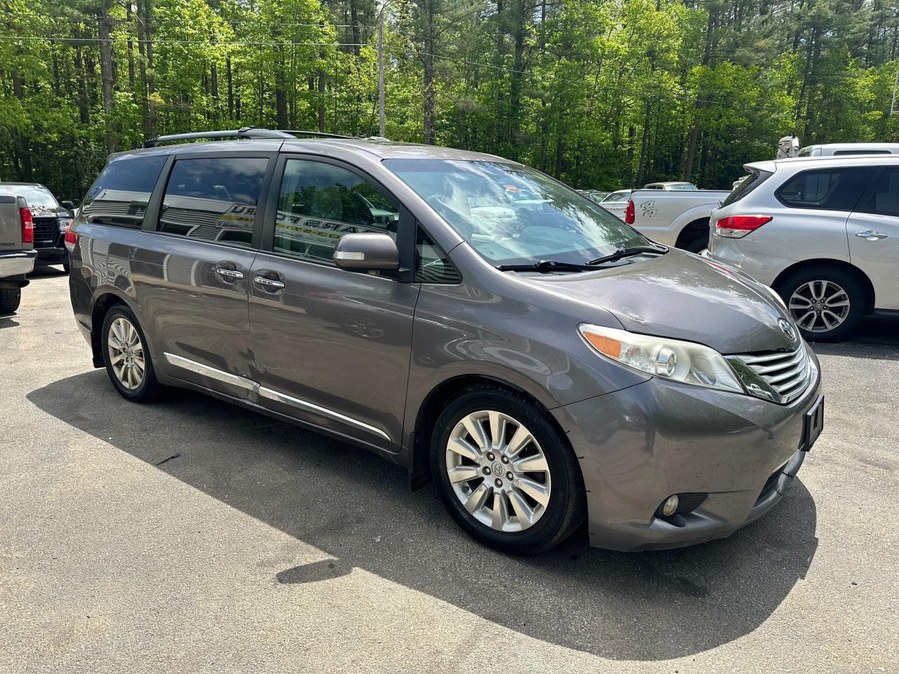 5TDDK3DCXES084558 2014 Toyota Sienna Xle