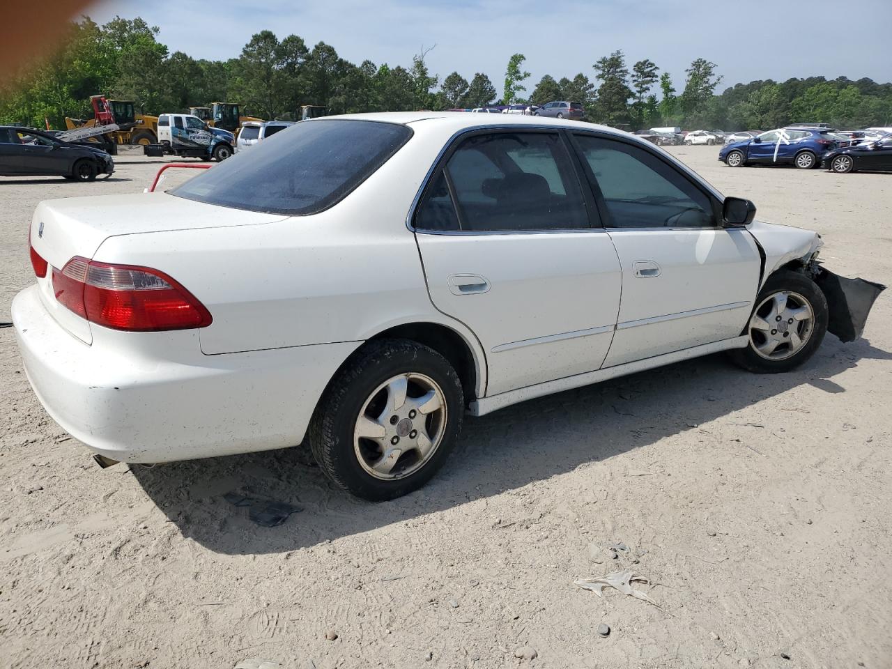 1HGCG5657WA094052 1998 Honda Accord Ex