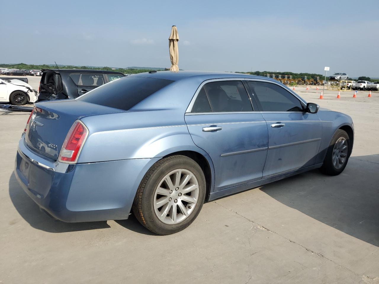 2C3CA5CG3BH564227 2011 Chrysler 300 Limited