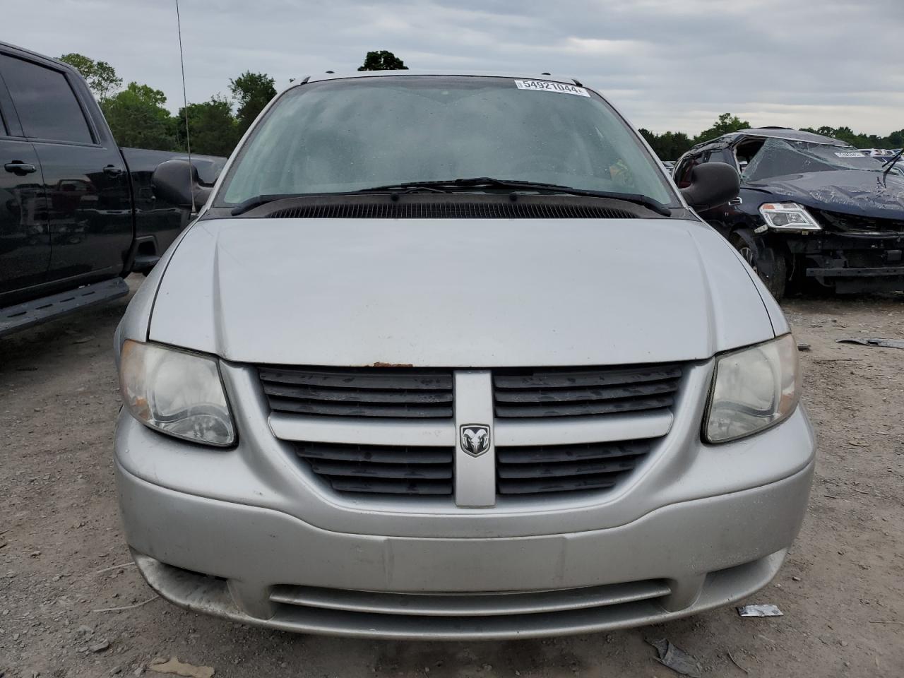 1D4GP24RX5B183226 2005 Dodge Grand Caravan Se