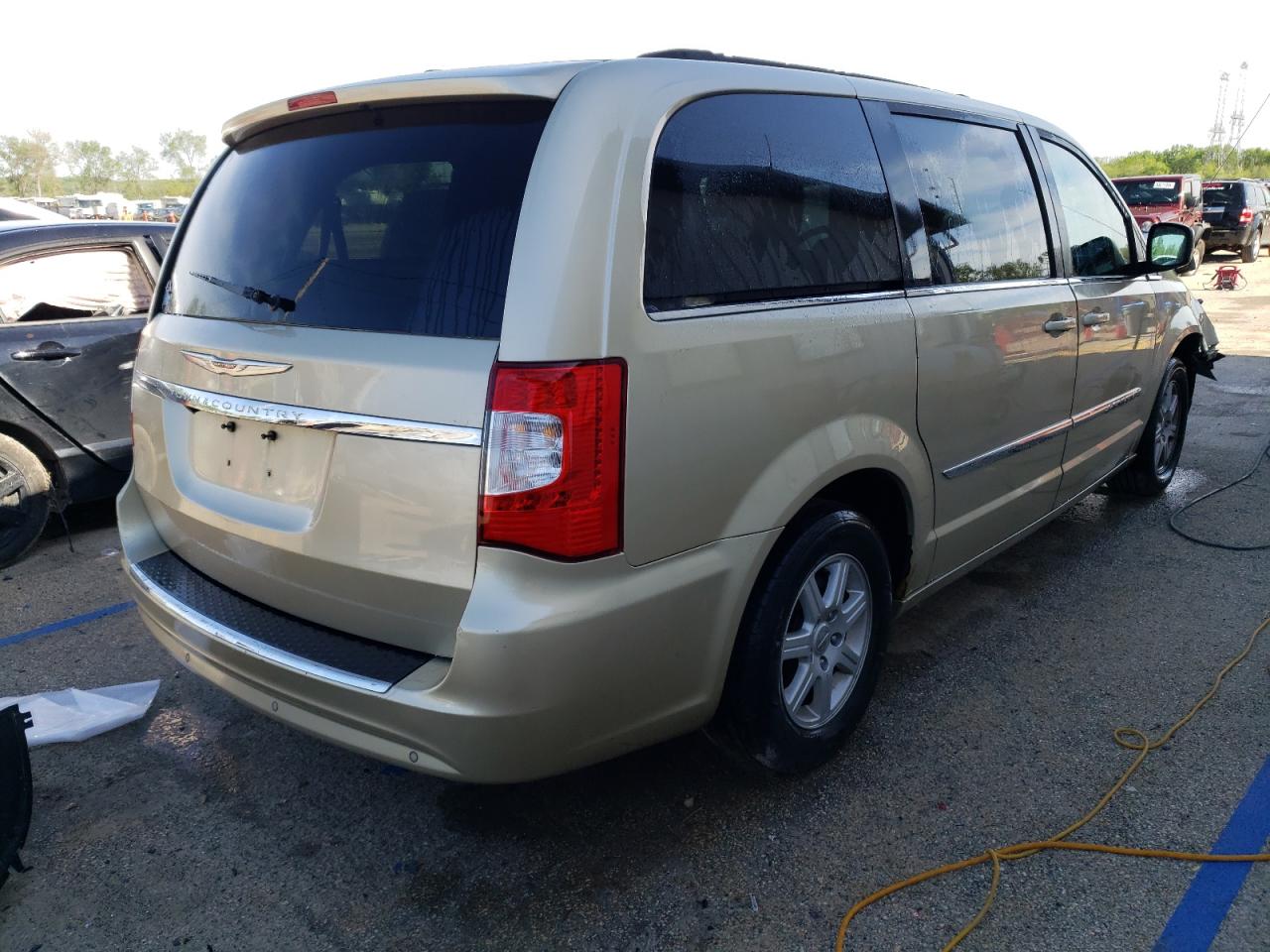 2A4RR5DGXBR735671 2011 Chrysler Town & Country Touring