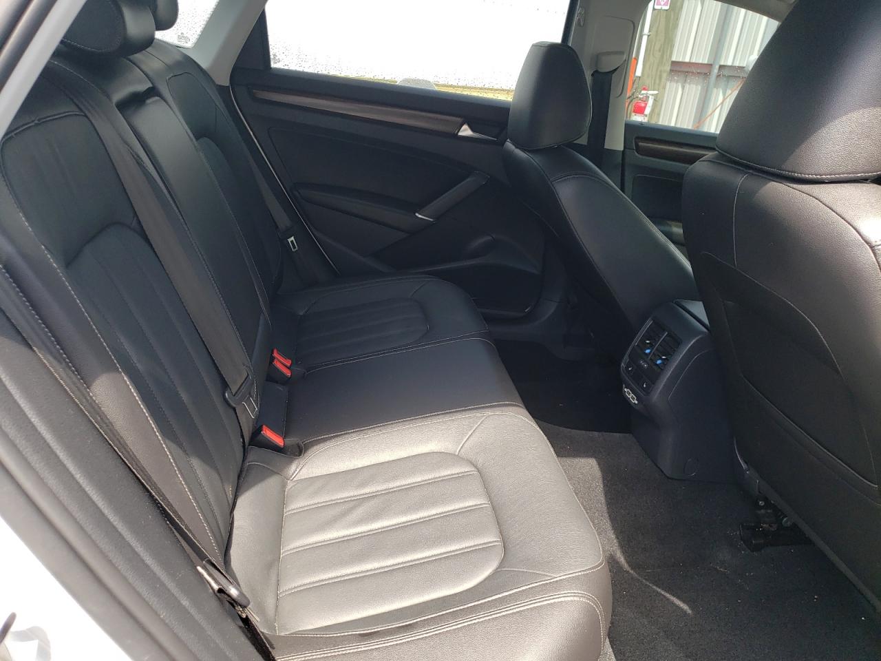 1VWCA7A3XLC020963 2020 Volkswagen Passat Sel