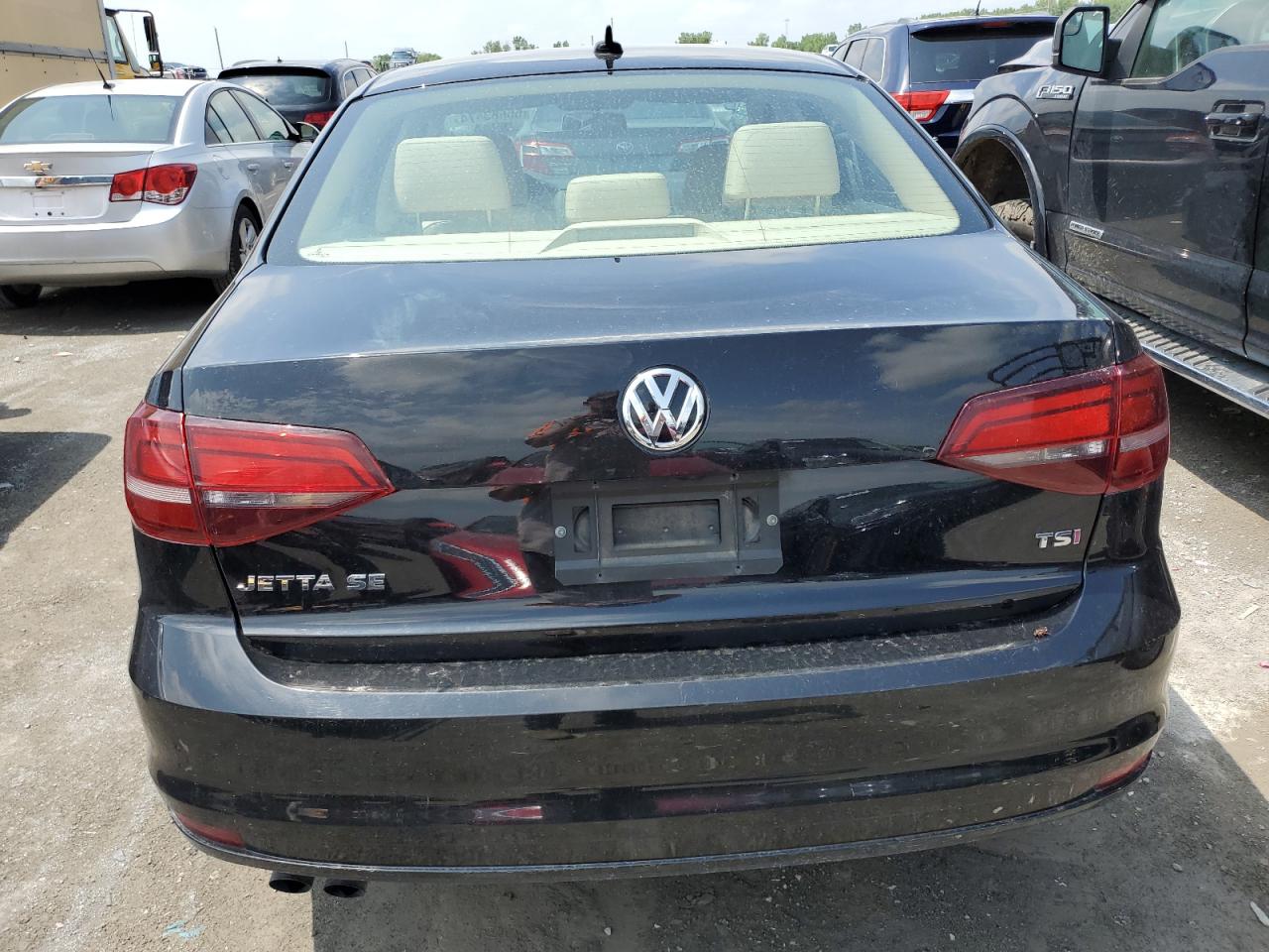 3VWDB7AJ5HM275946 2017 Volkswagen Jetta Se