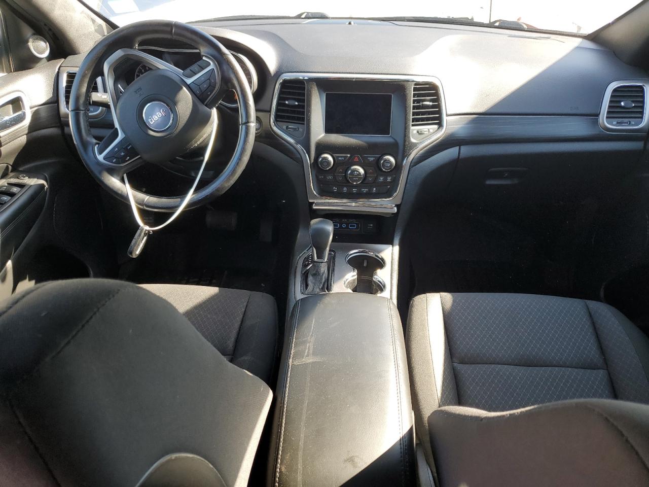 1C4RJFAG0LC168985 2020 Jeep Grand Cherokee Laredo