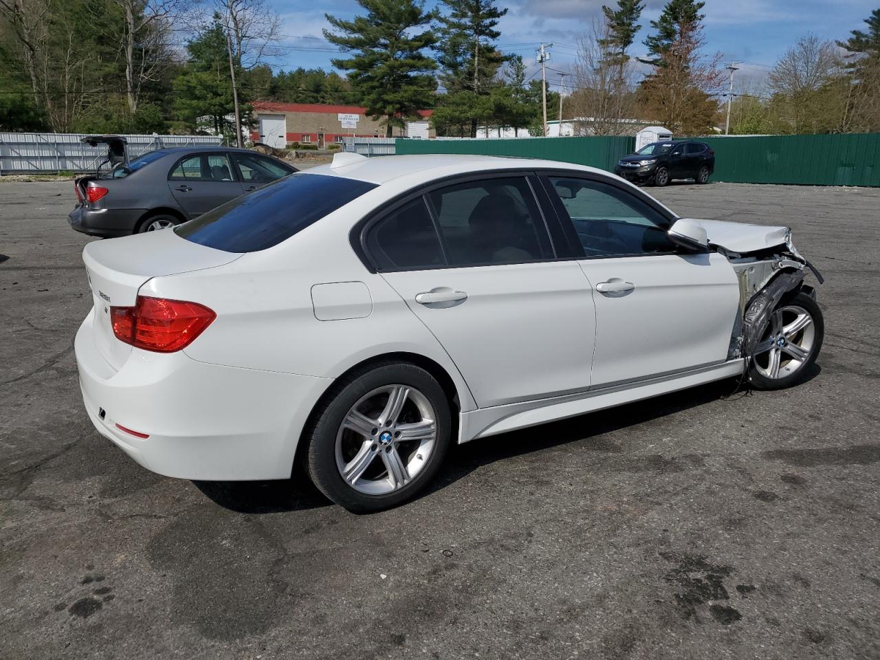 2013 BMW 328 Xi Sulev vin: WBA3B5G58DNS00927