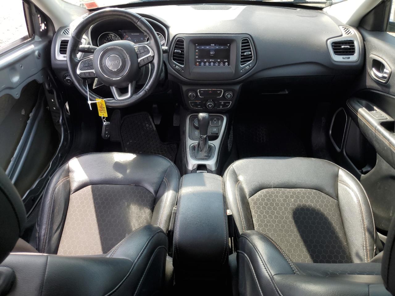 3C4NJDBB2JT153122 2018 Jeep Compass Latitude