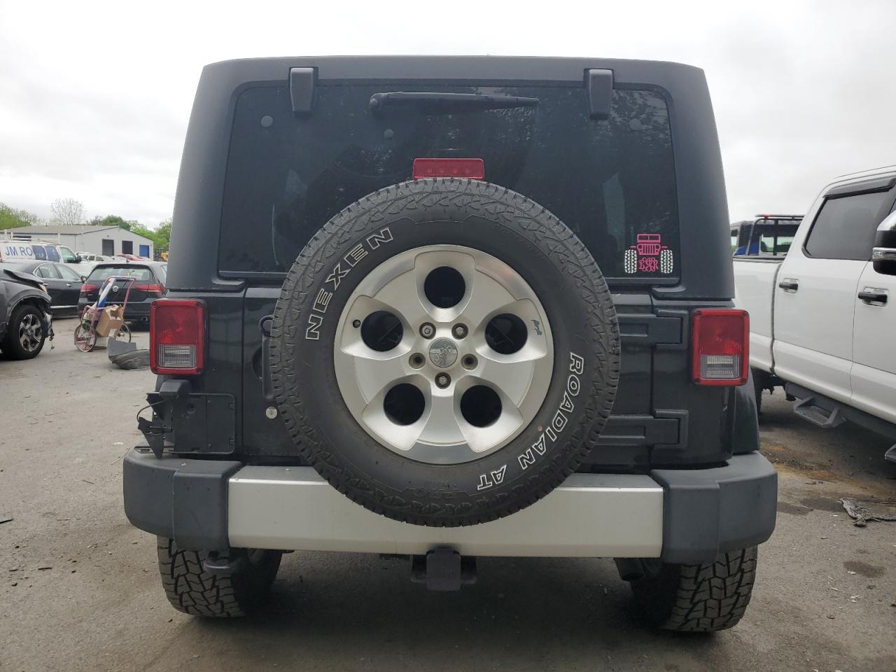 1C4HJWEG9FL647755 2015 Jeep Wrangler Unlimited Sahara