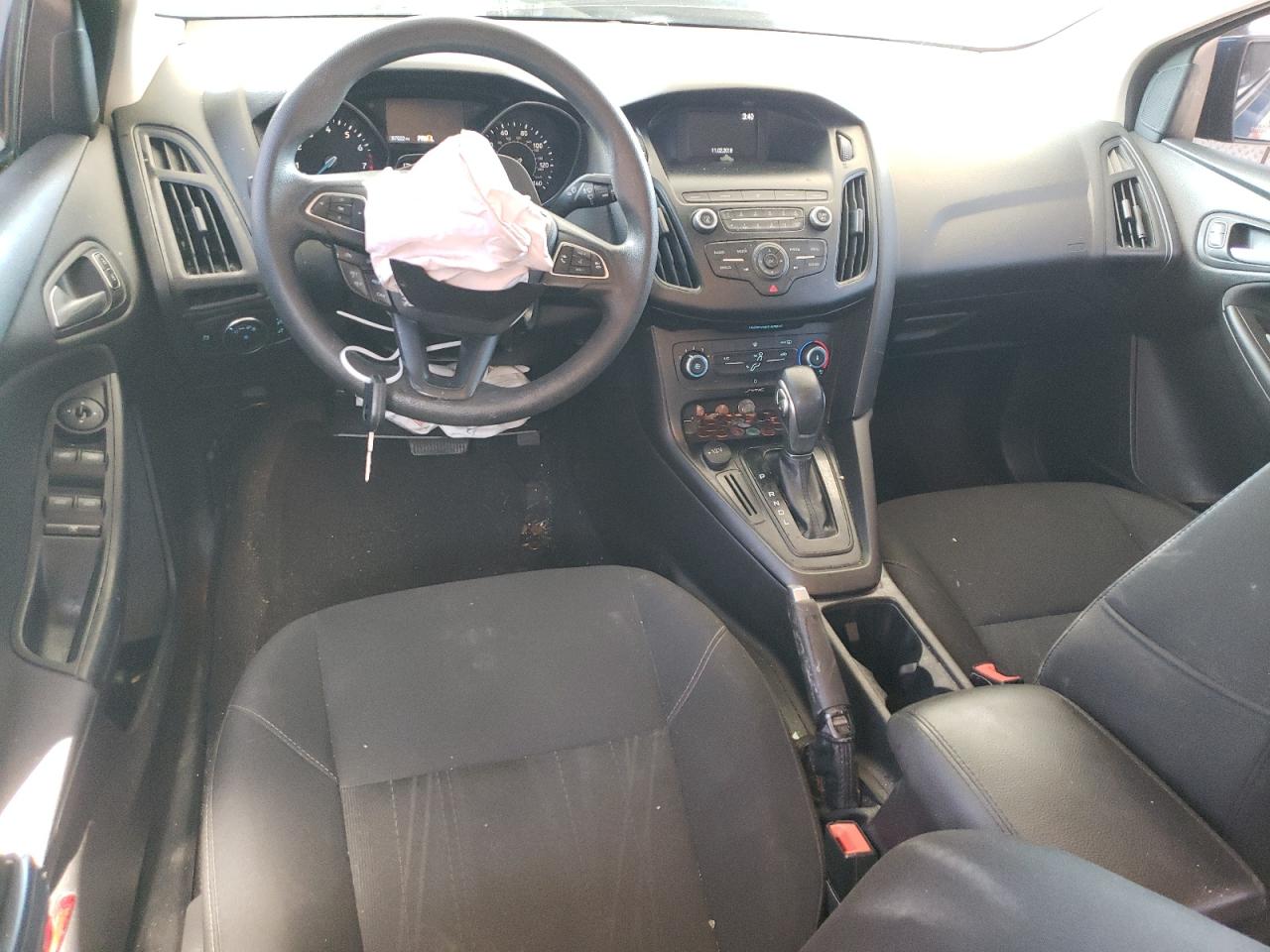 1FADP3F26JL310294 2018 Ford Focus Se