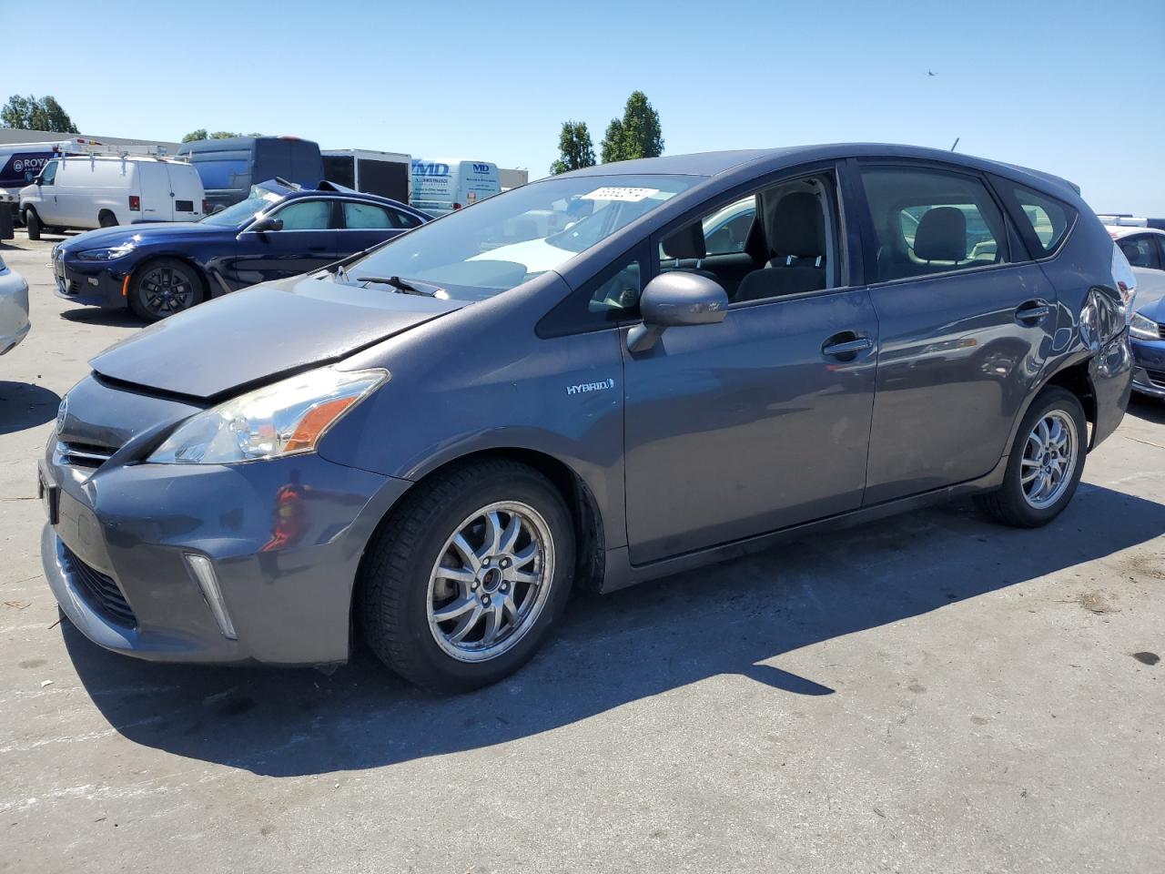 JTDZN3EU4EJ001272 2014 Toyota Prius V