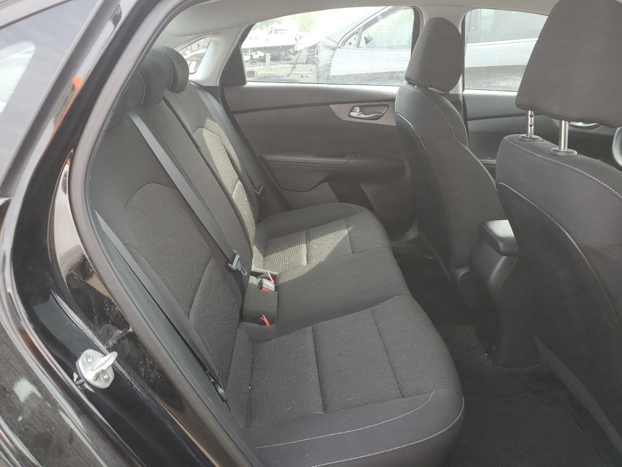 3KPF24AD5KE061173 2019 Kia Forte Fe