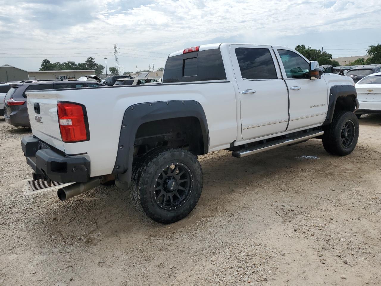 1GT12UEY6JF290361 2018 GMC Sierra K2500 Denali