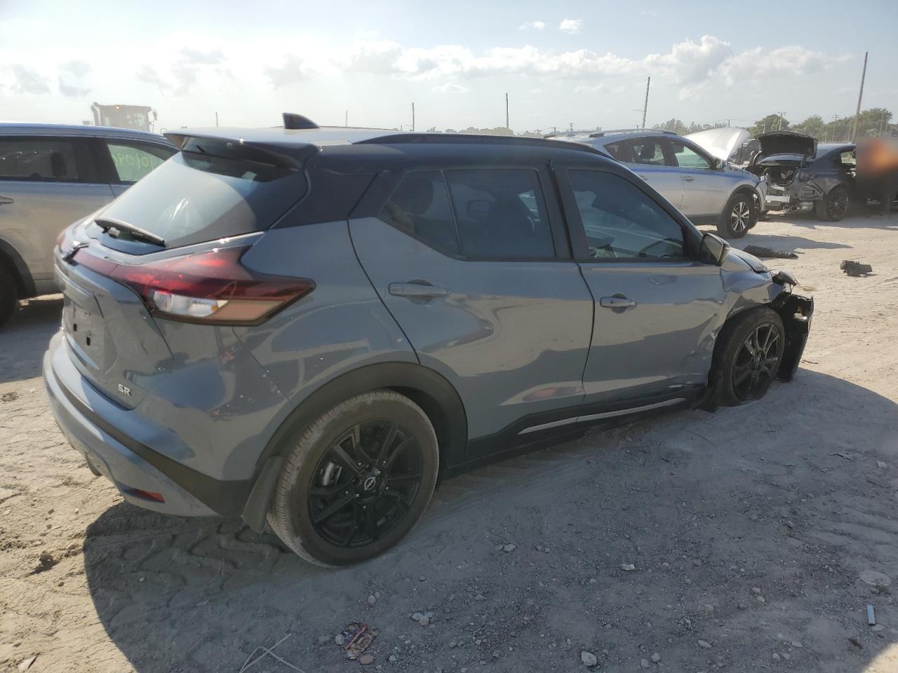 3N1CP5DV8PL545844 2023 Nissan Kicks Sr