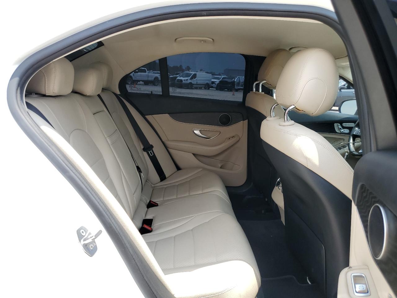 55SWF4JB5GU161633 2016 Mercedes-Benz C 300