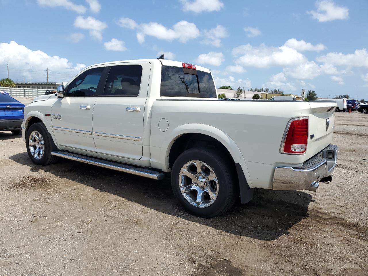 1C6RR7NM0HS628651 2017 Ram 1500 Laramie