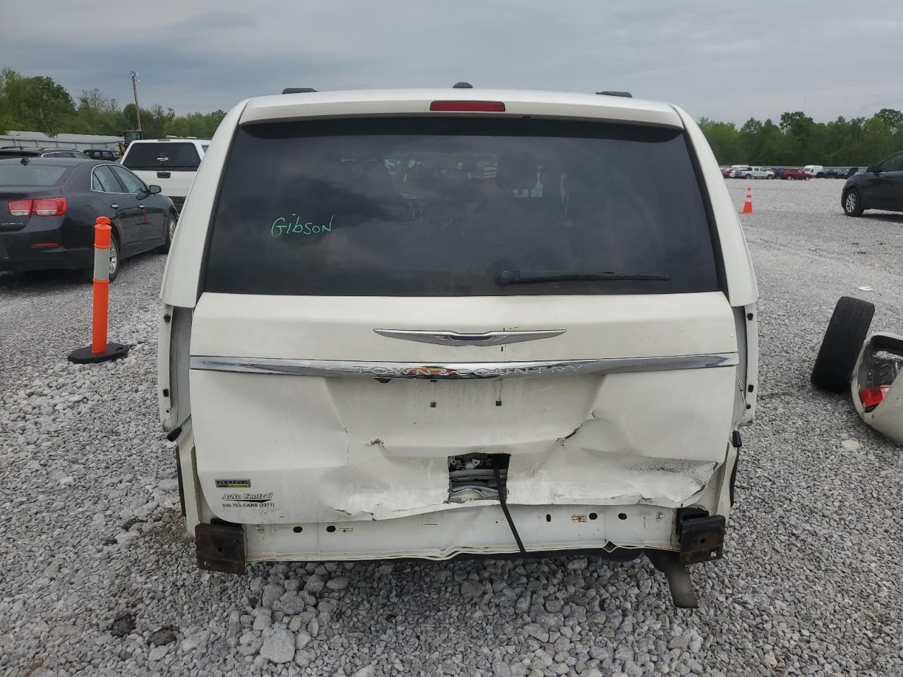 2A4RR5DG3BR645391 2011 Chrysler Town & Country Touring