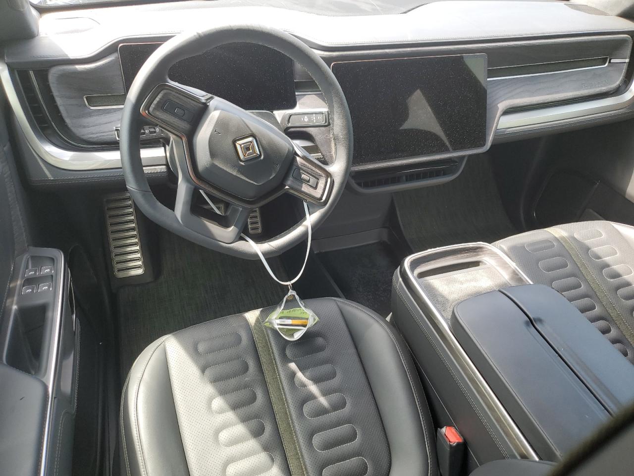 2023 Rivian R1T Adventure vin: 7FCTGAAA7PN017844