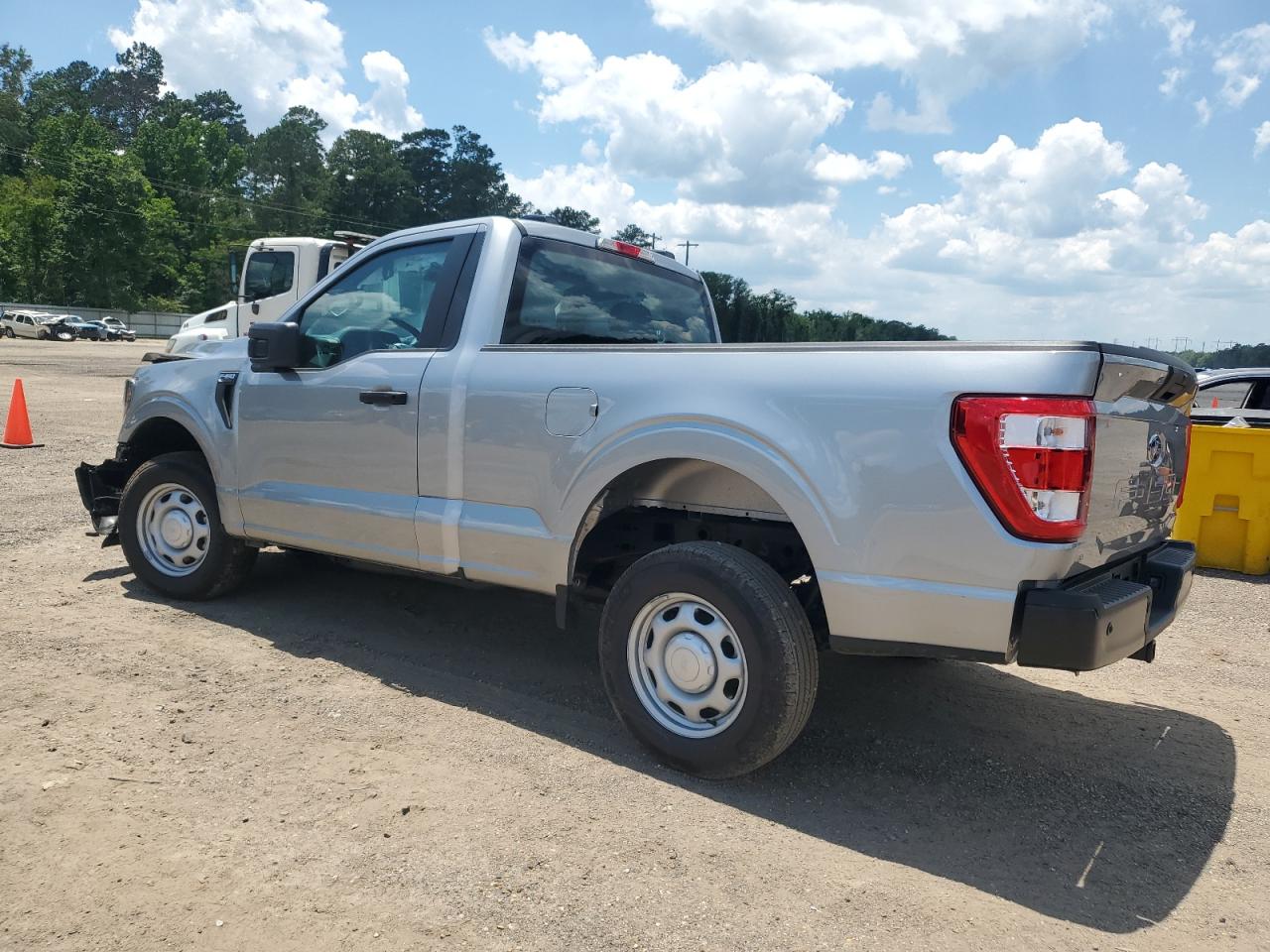 2023 Ford F150 vin: 1FTMF1CB2PKF21089