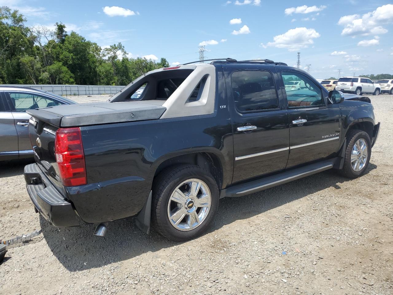 3GNNCGE09AG125162 2010 Chevrolet Avalanche Ltz