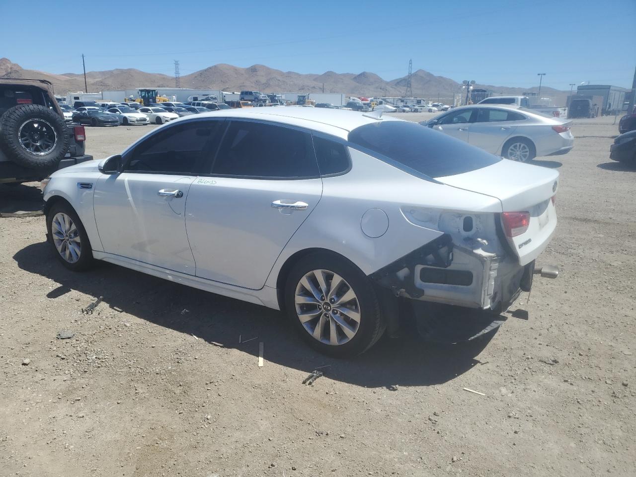 5XXGT4L33HG138886 2017 Kia Optima Lx