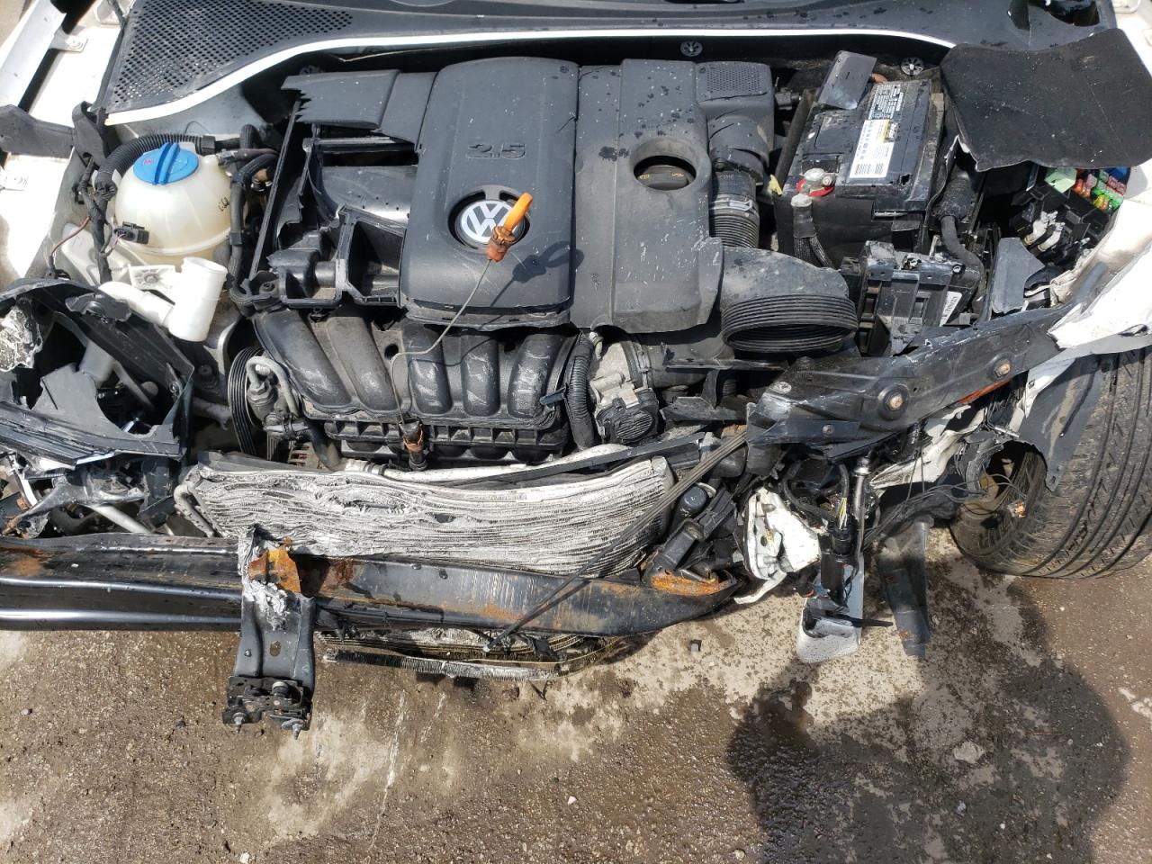 1VWBP7A38DC026546 2013 Volkswagen Passat Se