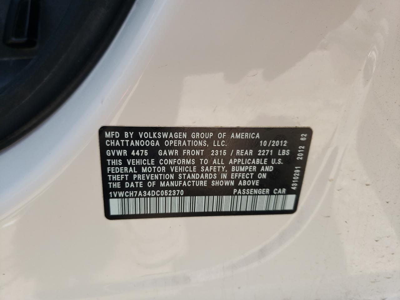 1VWCH7A34DC052370 2013 Volkswagen Passat Sel