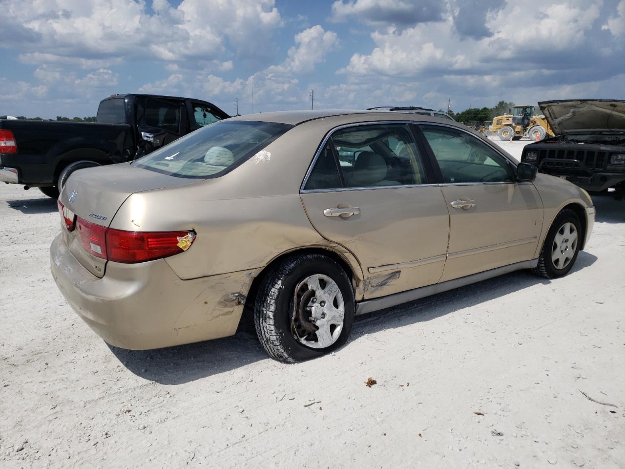 1HGCM56465A120204 2005 Honda Accord Lx