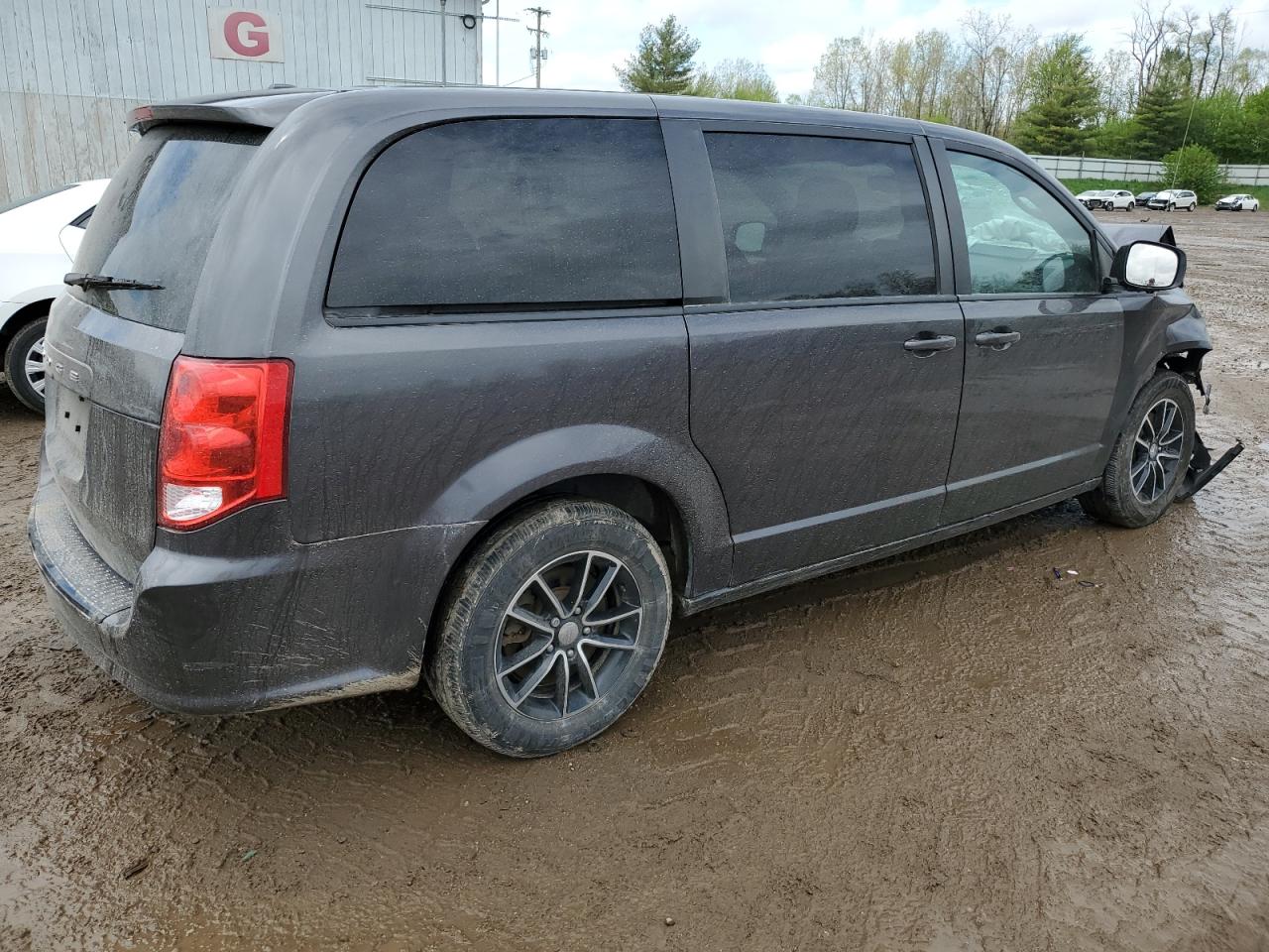 2C4RDGCG7JR137697 2018 Dodge Grand Caravan Sxt