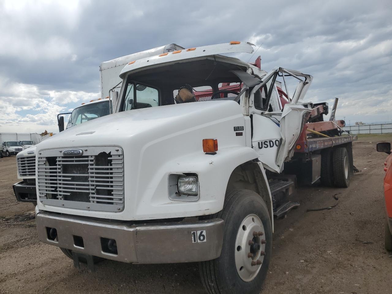 Lot #2558469206 2003 FREIGHTLINER MEDIUM CON