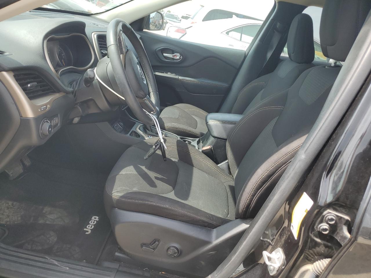 1C4PJLCB1GW222922 2016 Jeep Cherokee Latitude