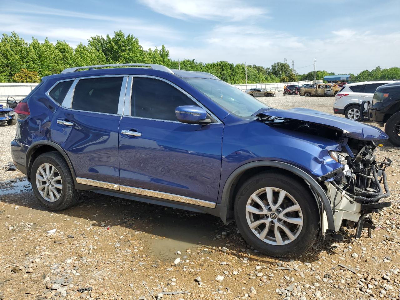 2018 Nissan Rogue S vin: KNMAT2MT8JP525926