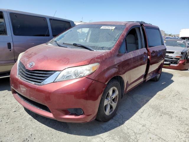 Lot #2558302054 2012 TOYOTA SIENNA LE salvage car