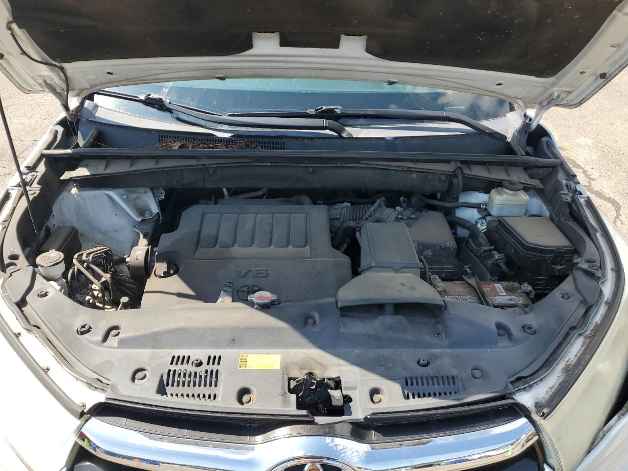 5TDZKRFH3FS119220 2015 Toyota Highlander Le