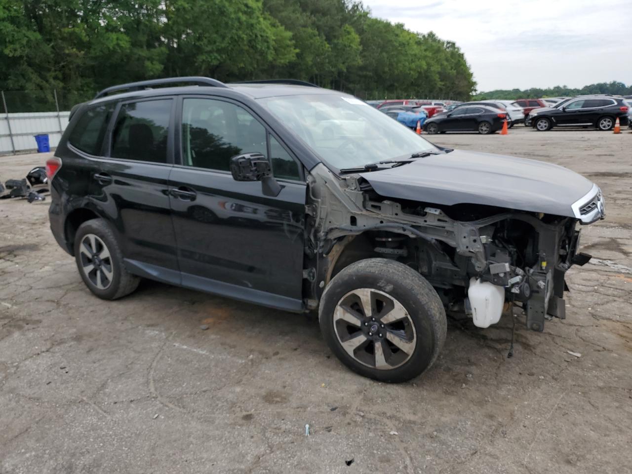 2018 Subaru Forester 2.5I Premium vin: JF2SJAGC1JH565146