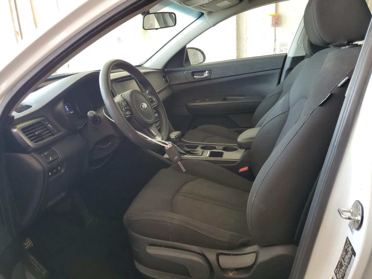 5XXGT4L36JG219404 2018 Kia Optima Lx