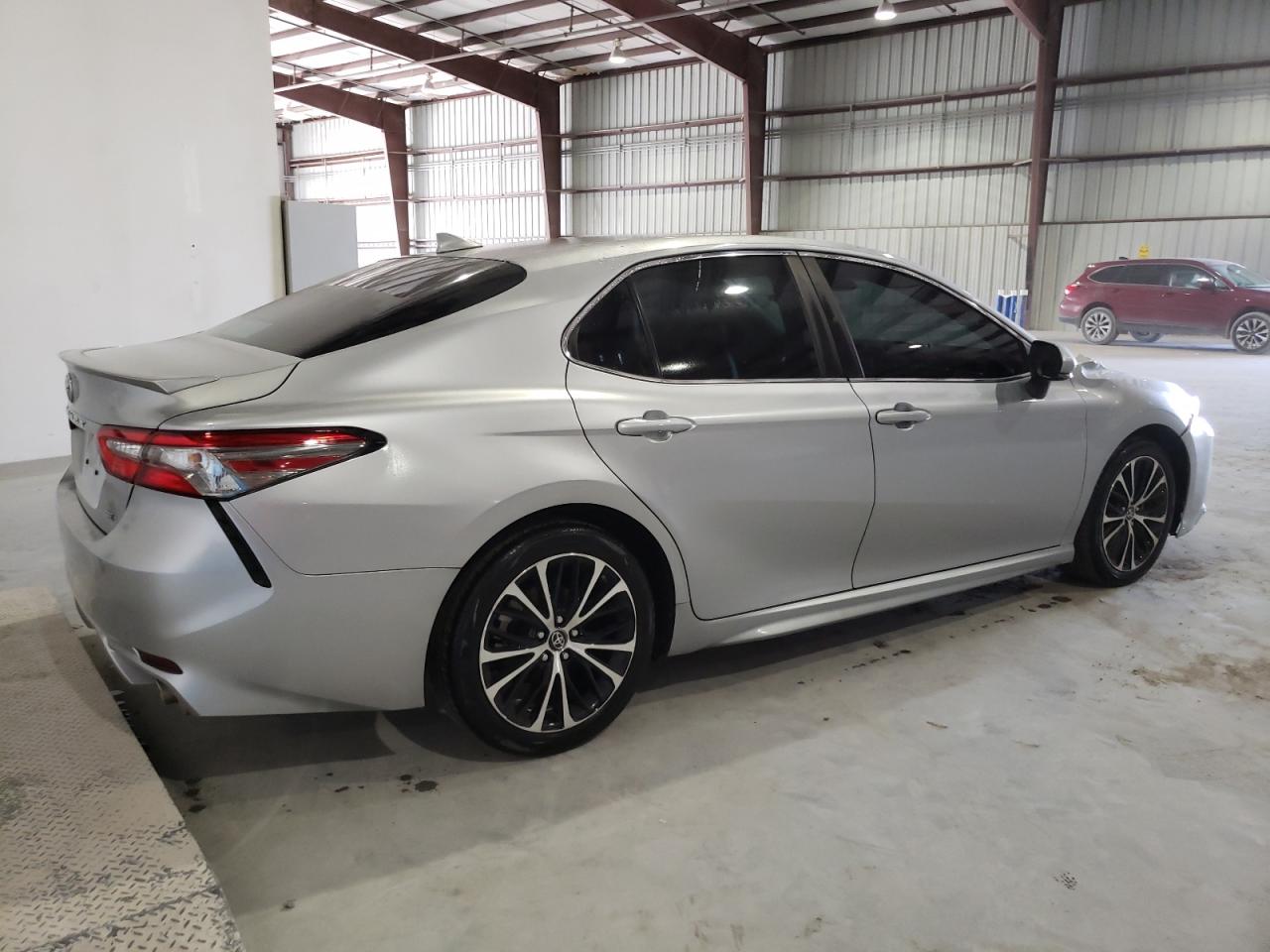 2018 Toyota Camry L vin: 4T1B11HK7JU022326