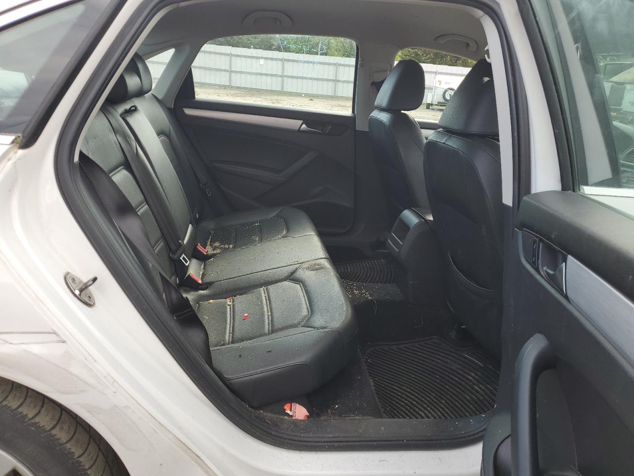 1VWBP7A35CC106501 2012 Volkswagen Passat Se