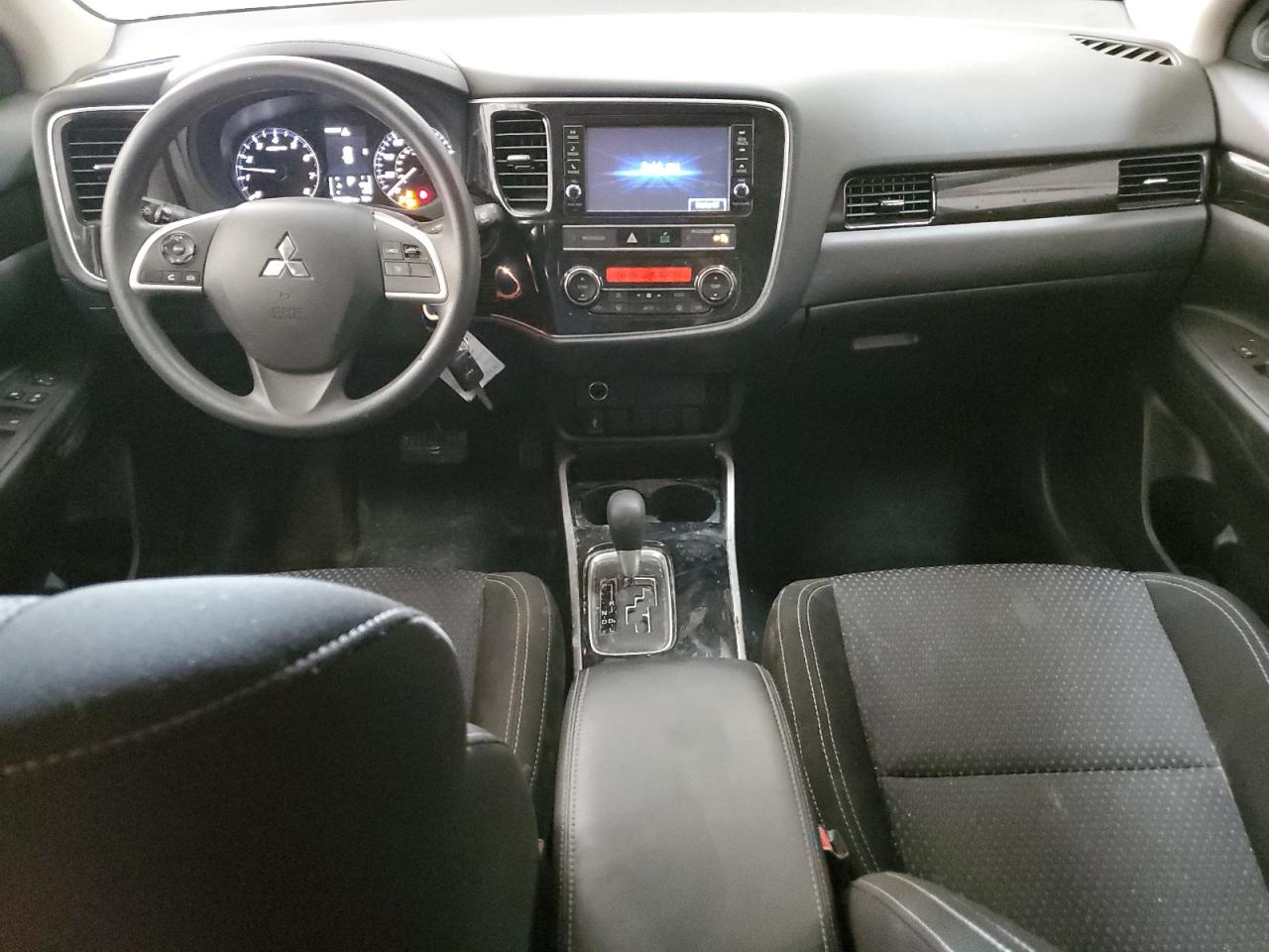 JA4AZ3A36KZ005801 2019 Mitsubishi Outlander Se