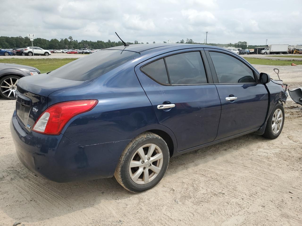 3N1CN7AP8CL889899 2012 Nissan Versa S