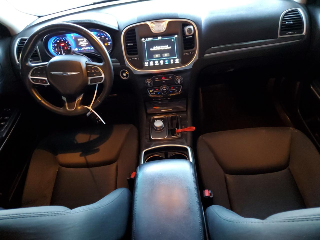 2C3CCAAG0KH740690 2019 Chrysler 300 Touring