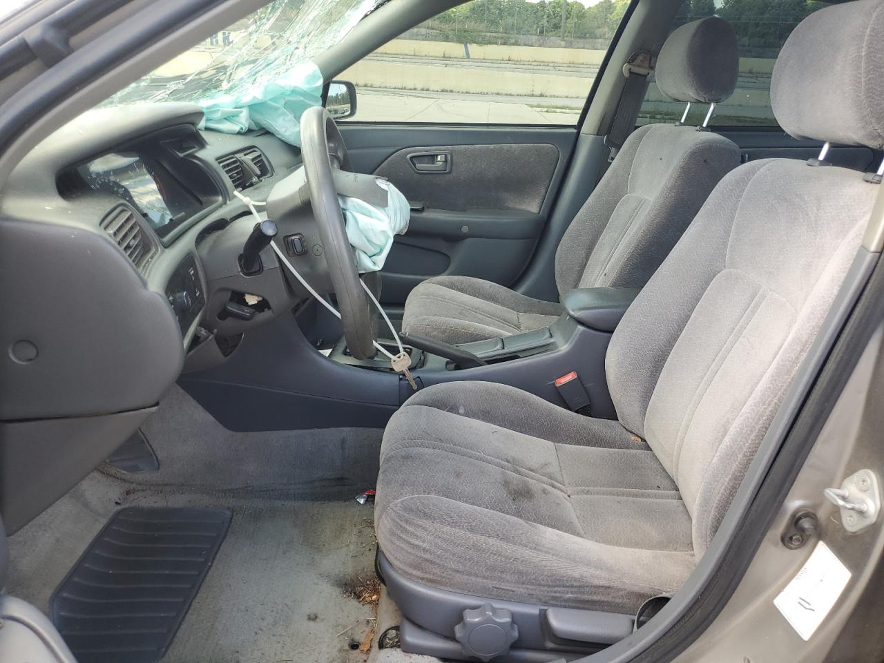 4T1BG22K6YU665760 2000 Toyota Camry Ce