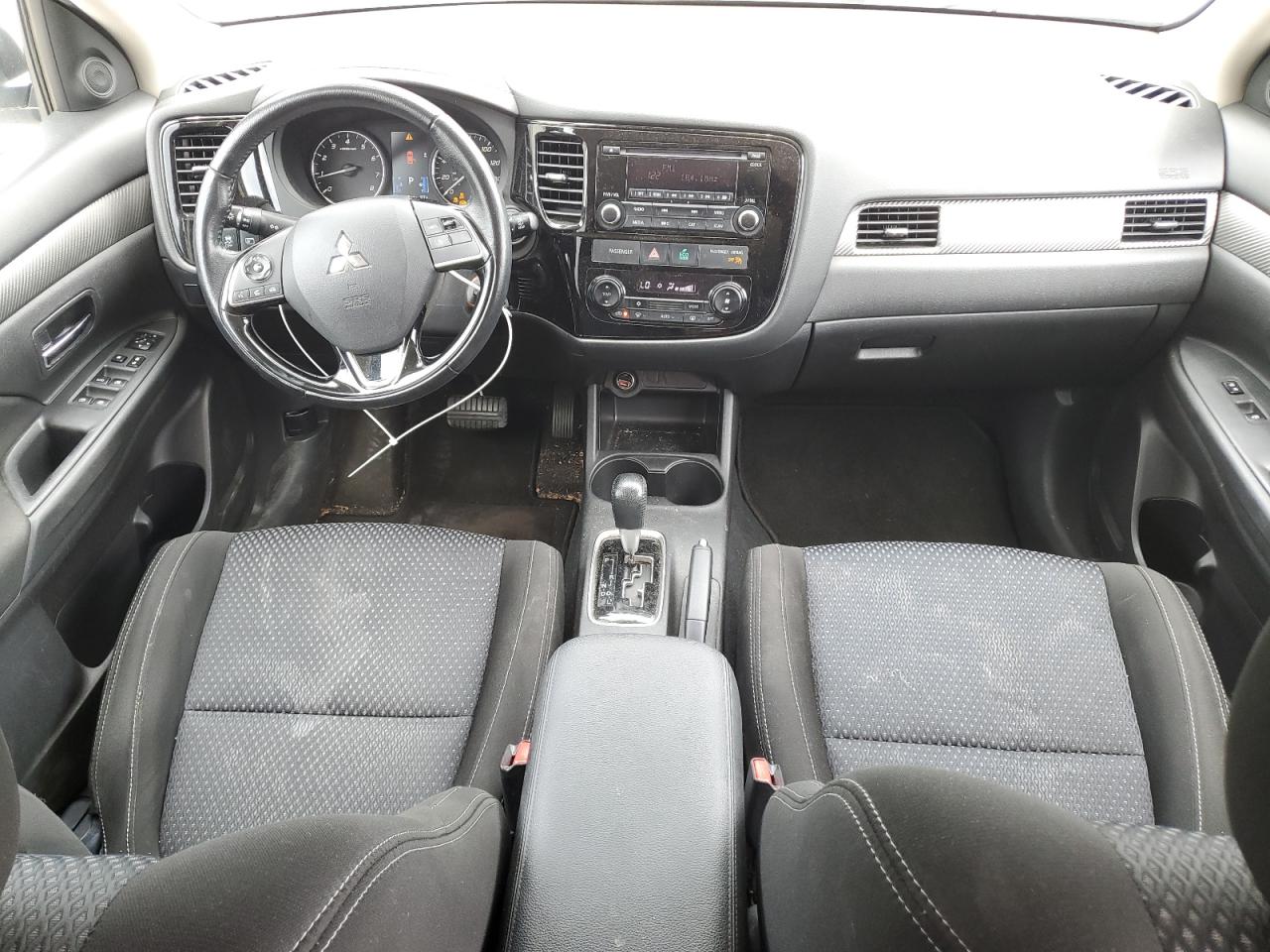 JA4AZ3A31GZ038258 2016 Mitsubishi Outlander Se