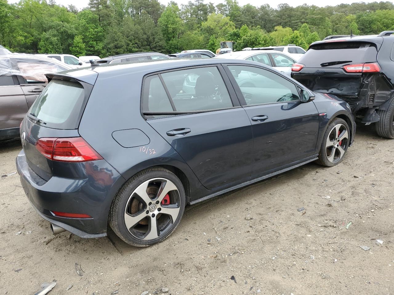 3VW6T7AU2KM015589 2019 Volkswagen Gti S