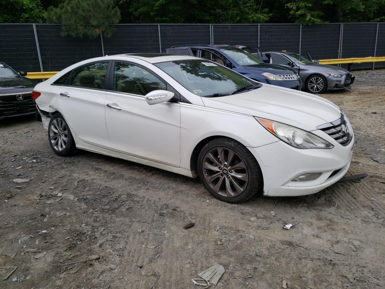 5NPEC4ABXBH243034 2011 Hyundai Sonata Se