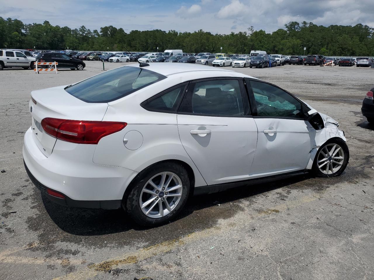 1FADP3F23JL265069 2018 Ford Focus Se