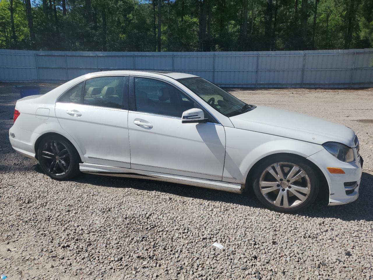 2013 Mercedes-Benz C 300 4Matic vin: WDDGF8AB3DA800681