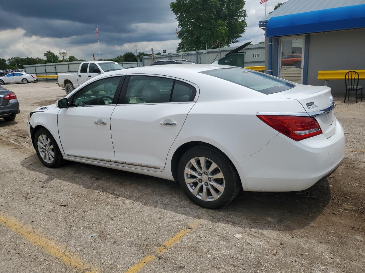 2014 Buick Lacrosse vin: 1G4GB5GR9EF132295